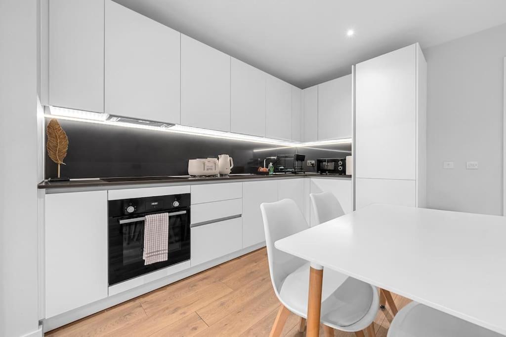 Haven Stylish Modern Apartment *
