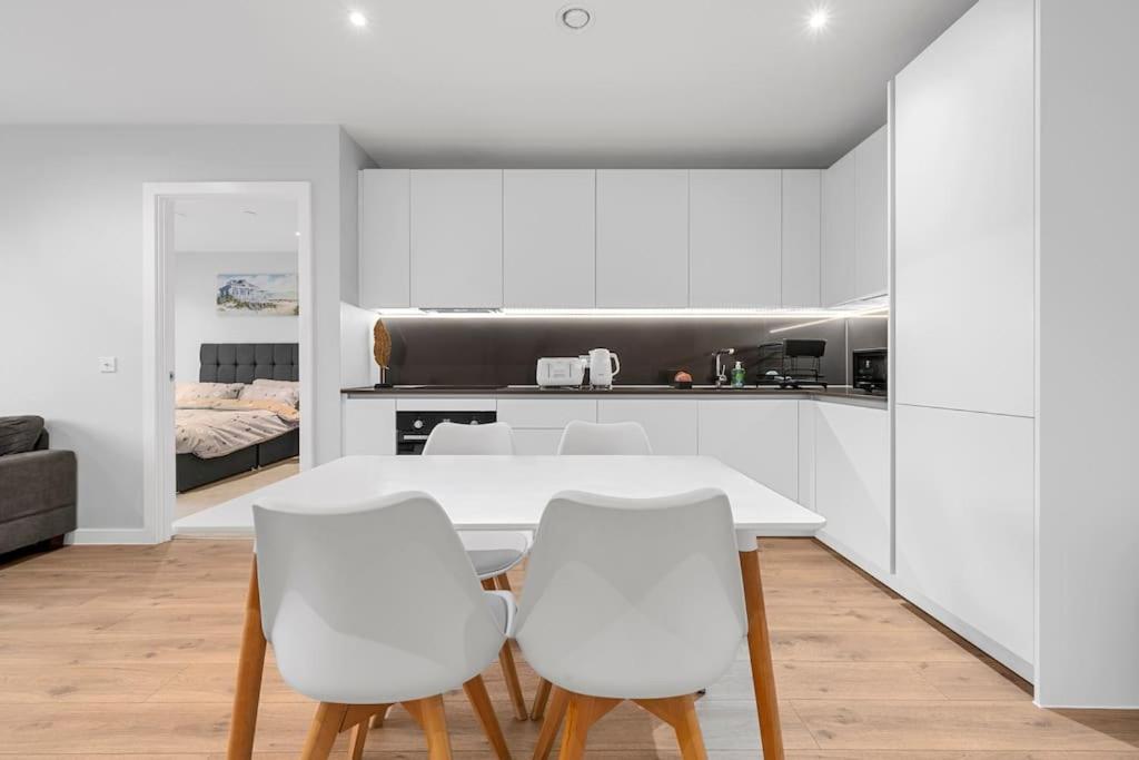 Apartment Haven Stylish Modern *
